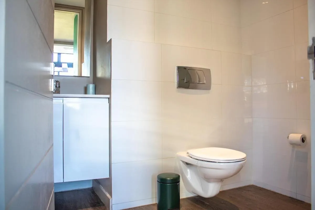 Two Bedroom Central & Secure Cape Town Apartment